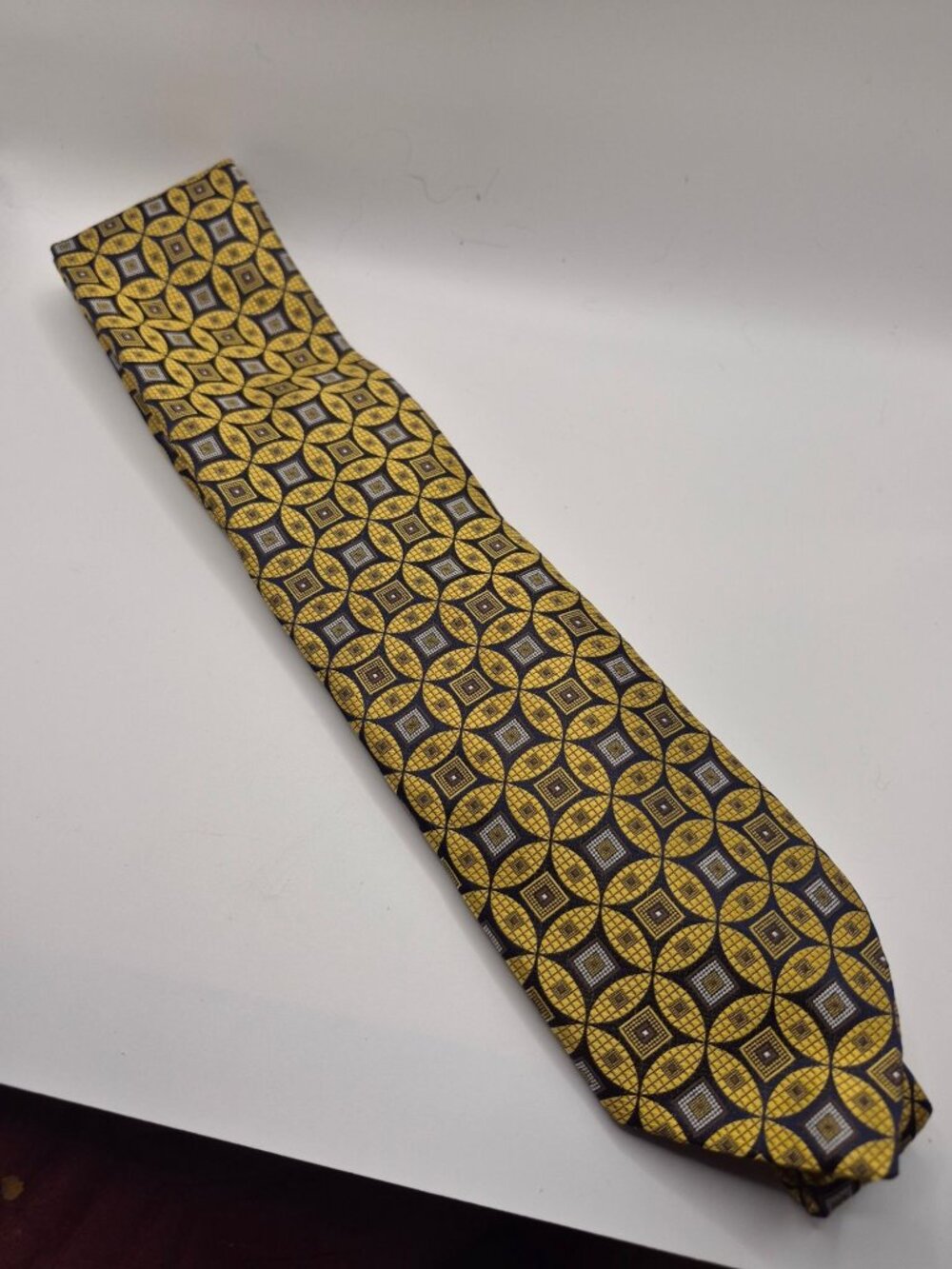 Jos. A. Bank Signature Collection Mens Silk Tie Yellow  Navy Geometric Pattern